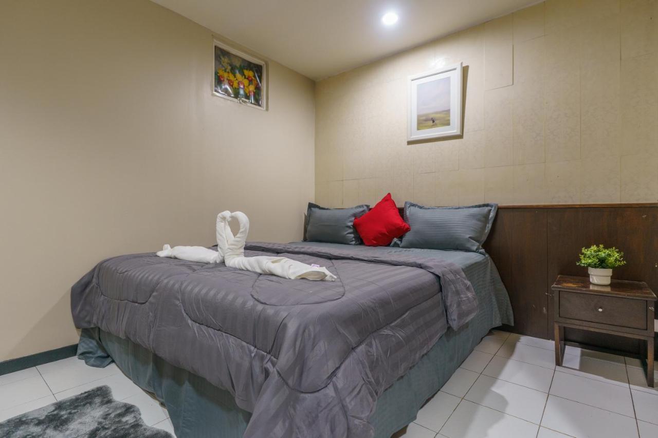 Cheqinn Bed Sukhumvit 4 Nana Plaza Bangkok Extérieur photo
