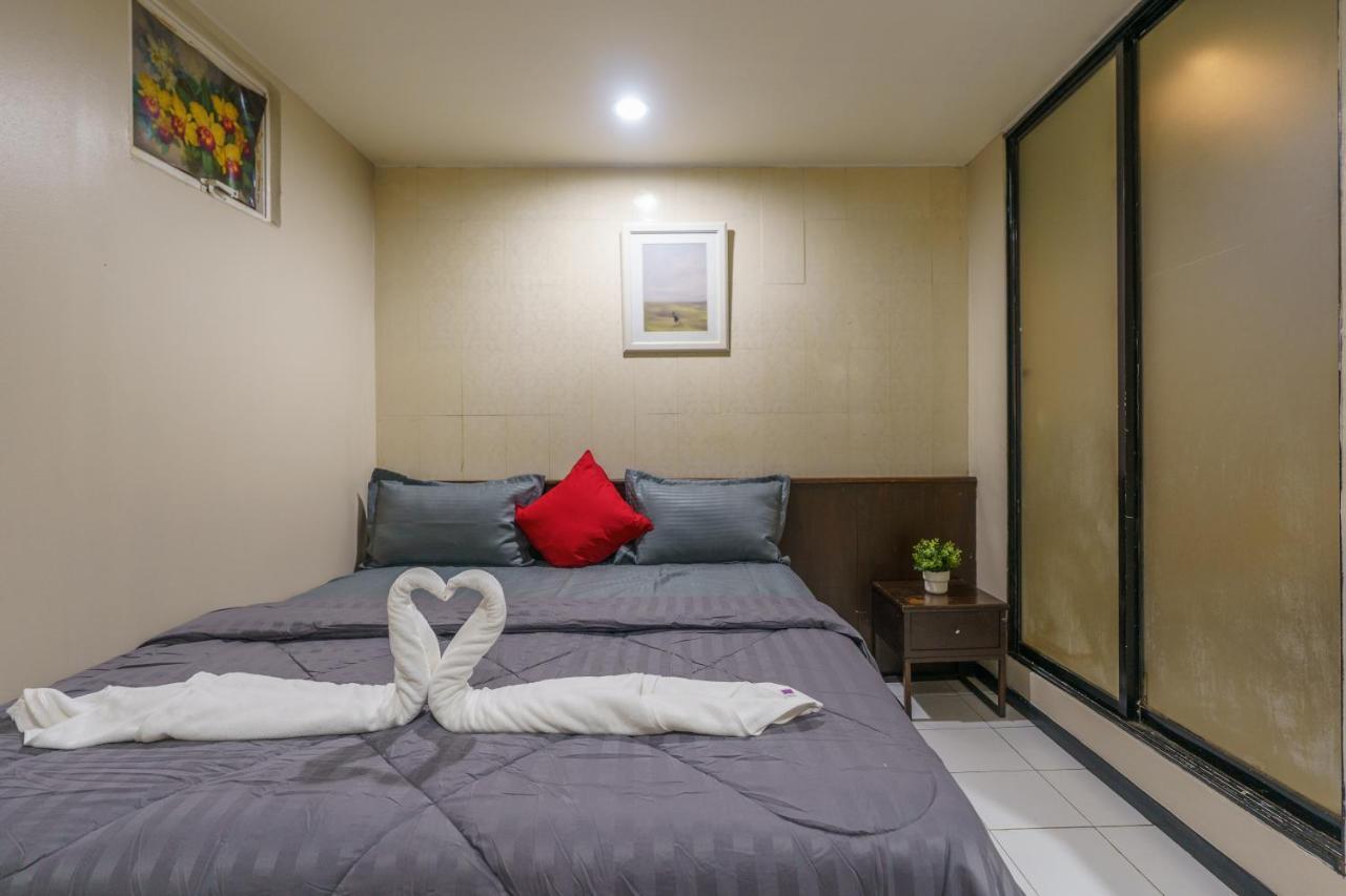 Cheqinn Bed Sukhumvit 4 Nana Plaza Bangkok Extérieur photo