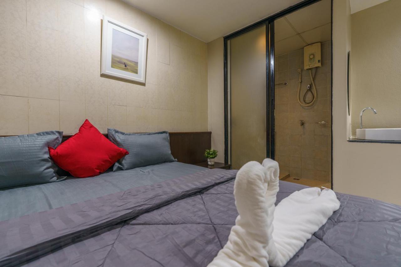 Cheqinn Bed Sukhumvit 4 Nana Plaza Bangkok Extérieur photo