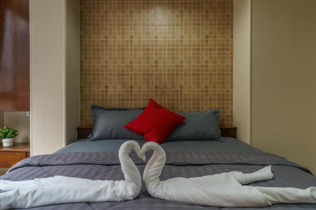 Cheqinn Bed Sukhumvit 4 Nana Plaza Bangkok Extérieur photo