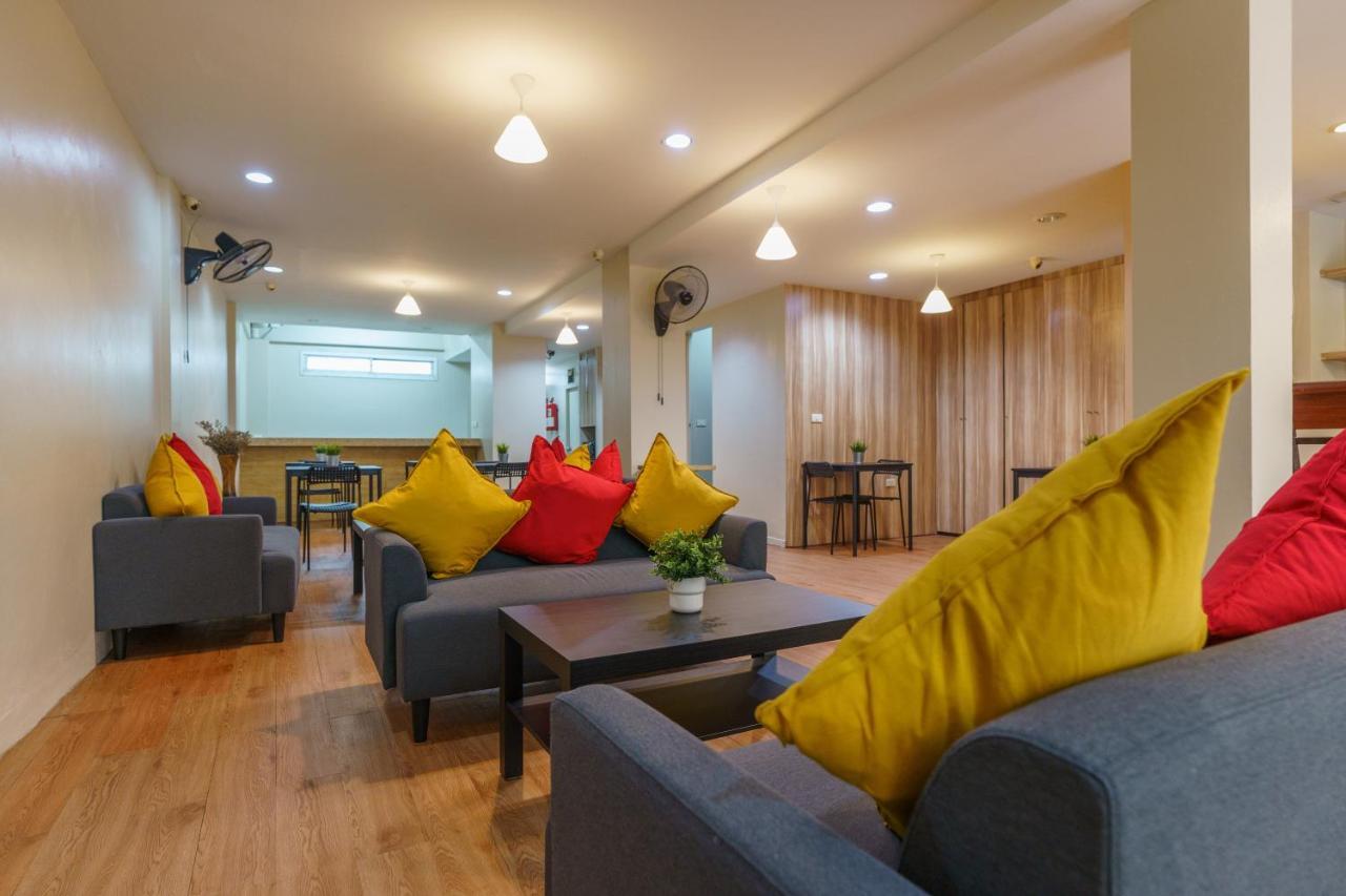 Cheqinn Bed Sukhumvit 4 Nana Plaza Bangkok Extérieur photo