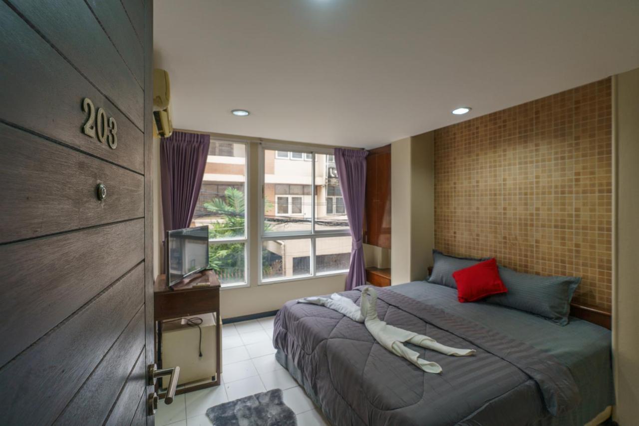 Cheqinn Bed Sukhumvit 4 Nana Plaza Bangkok Extérieur photo